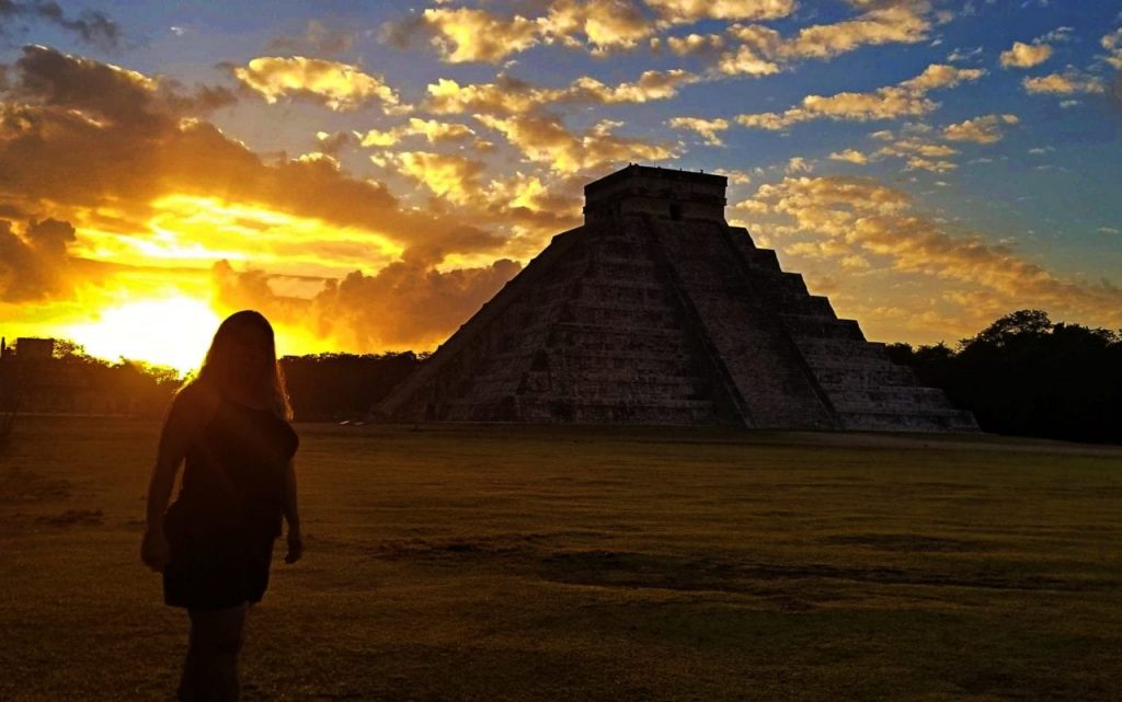 Sunrise in Chechen Itza