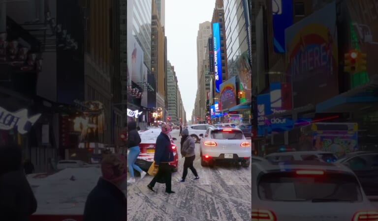 Discovering New York City after the Snowstorm – City Drive along Snow-Covered Streets – #shorts