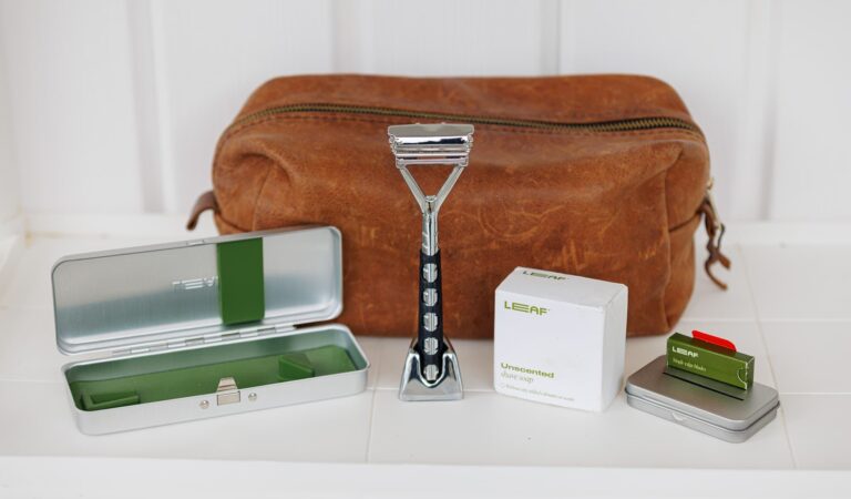 Tips for Traveling with a Safety Razor