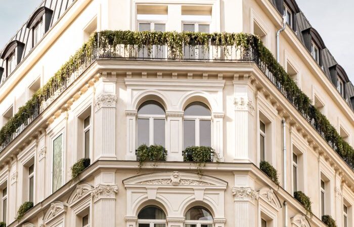 Château des Fleurs, Steps From Champs Élysées And Inspired By Art Nouveau