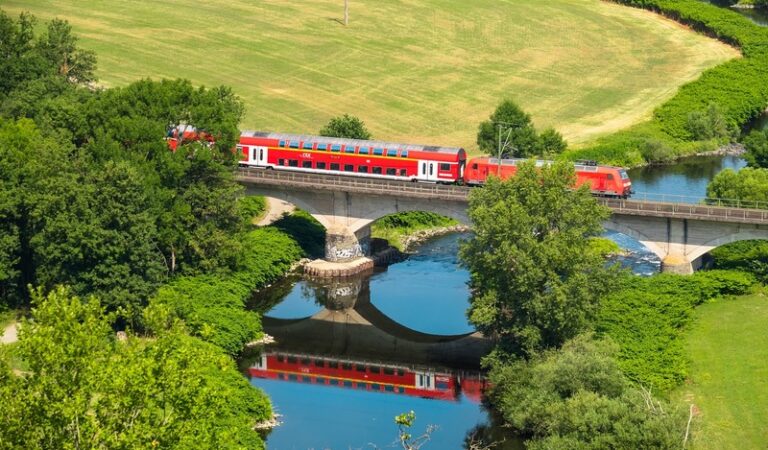 Scenic Fall Foilage Train Rides Across America